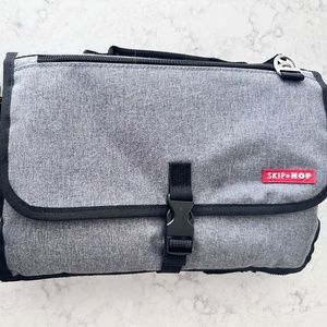 NWOT Skip Hop Diaper Change Kit